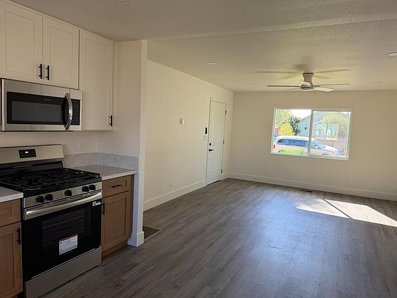 3rd image of 505 Maple St