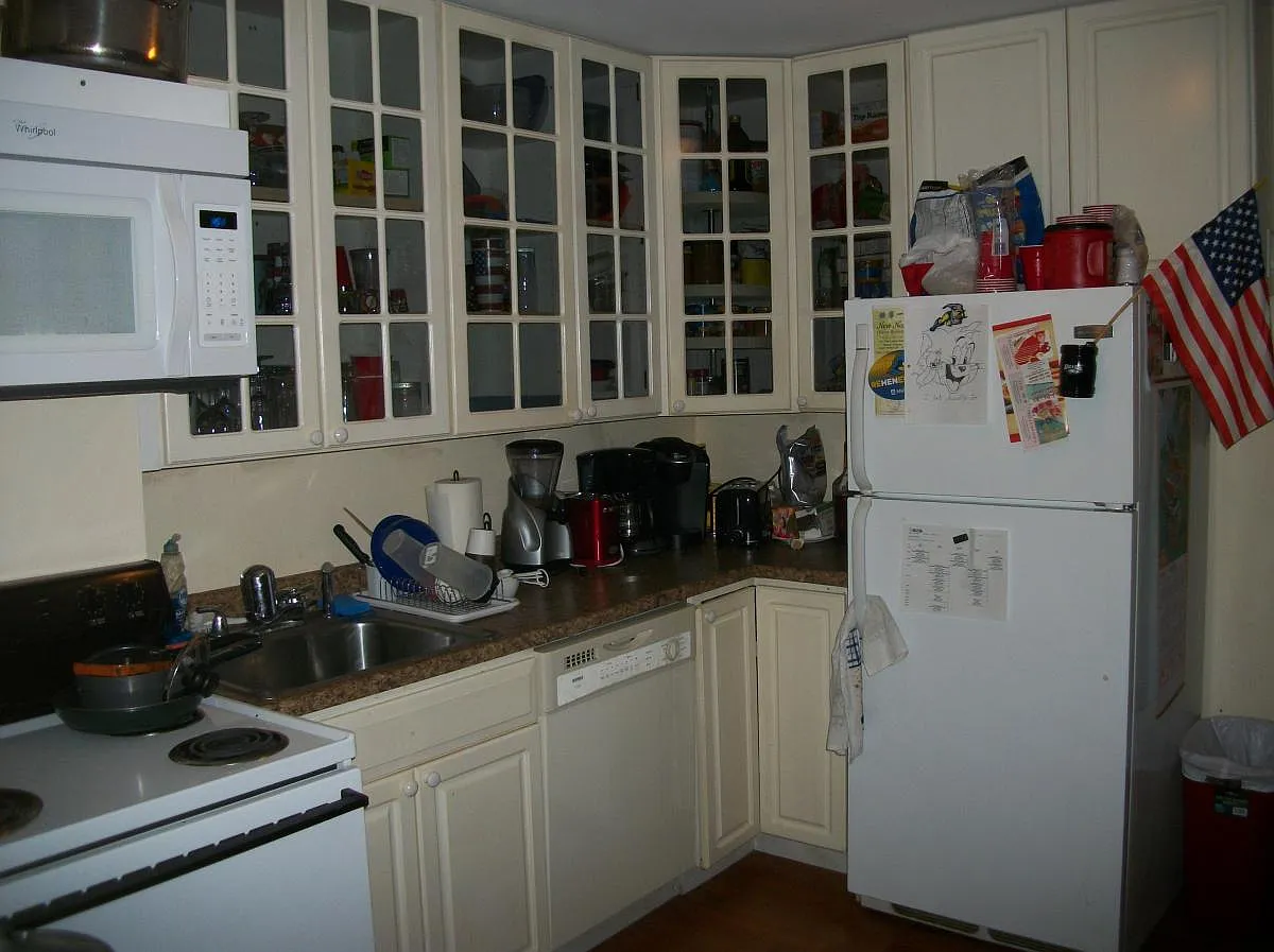 4 bed, 1600 sqft, $2,400 — Photo 3