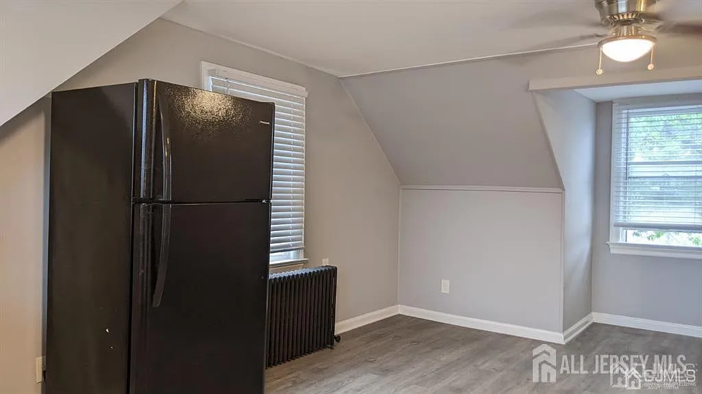 1 bed, 1.0 bath, $1,800 — Photo 3