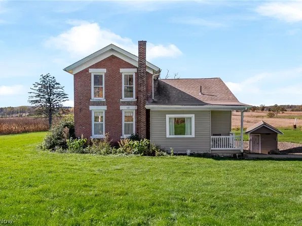 7385 Kemary Ave SW, Navarre, OH 44662
