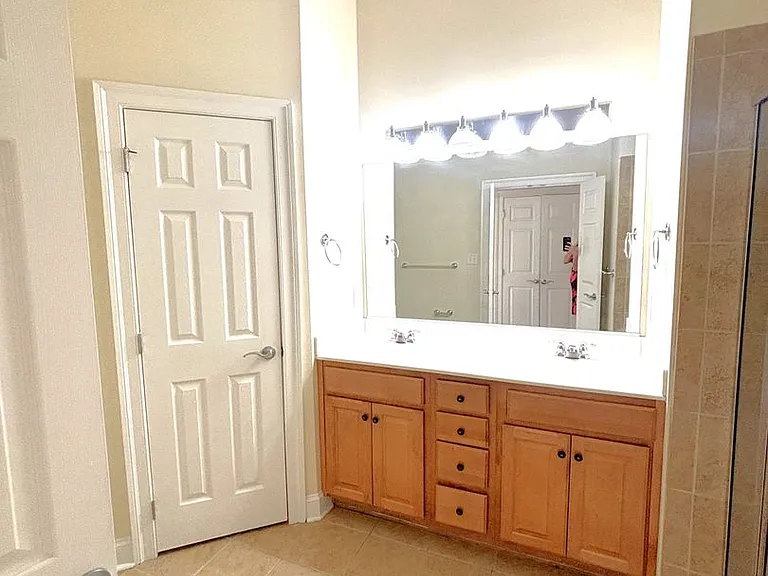 5215 Center St #404 — Photo 15
