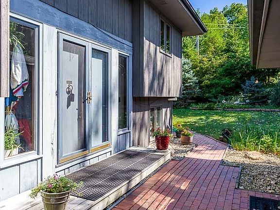 5th image of 1915 Old Orchard Ct