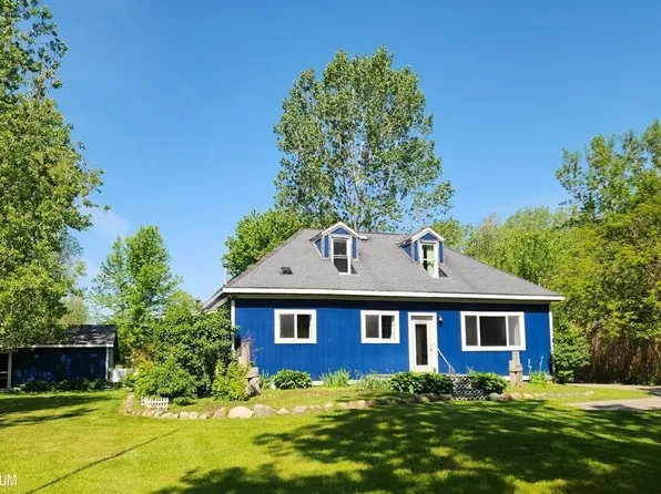 5045 Parker Rd, Fort Gratiot, MI 48059
