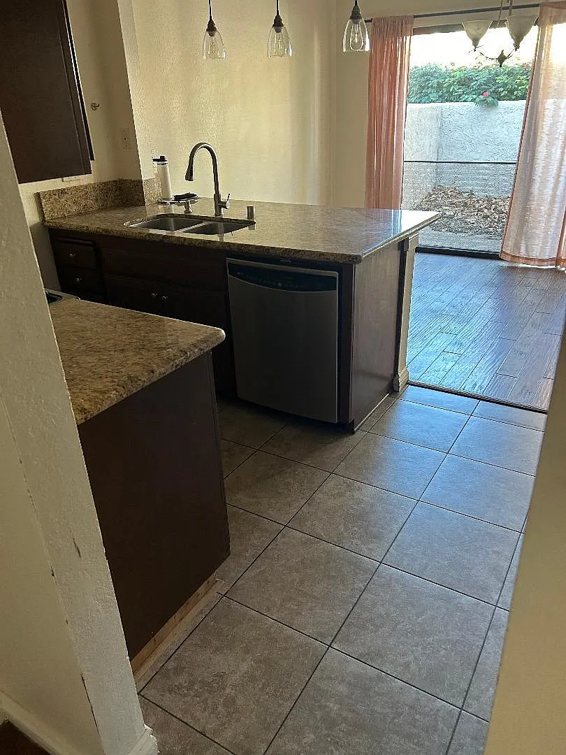 3 bed, 2.5 bath, 1467 sqft, $3,500 — Photo 4