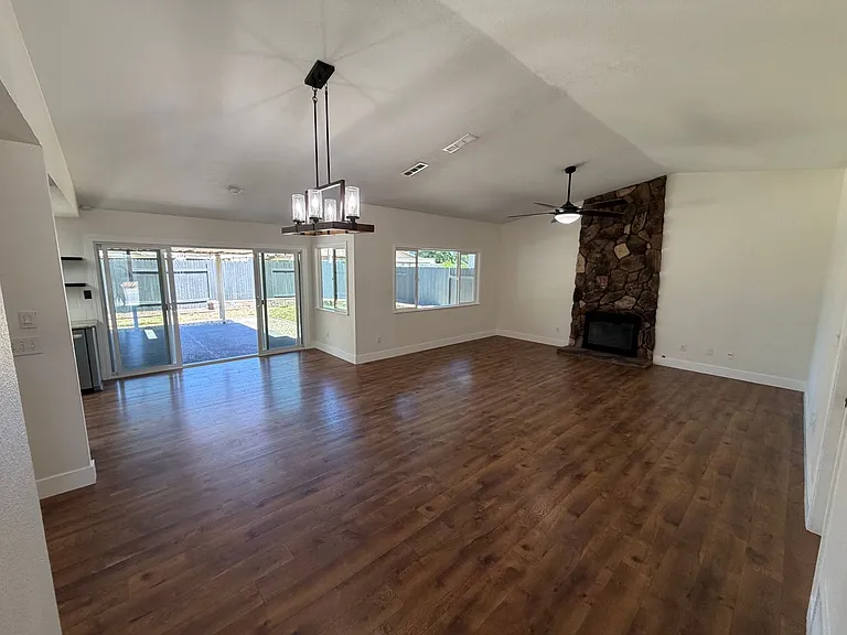 9663 Elmira Cir — Photo 6