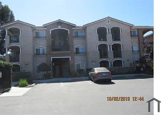 2 bed, 938 sqft, $2,101 — Photo 3