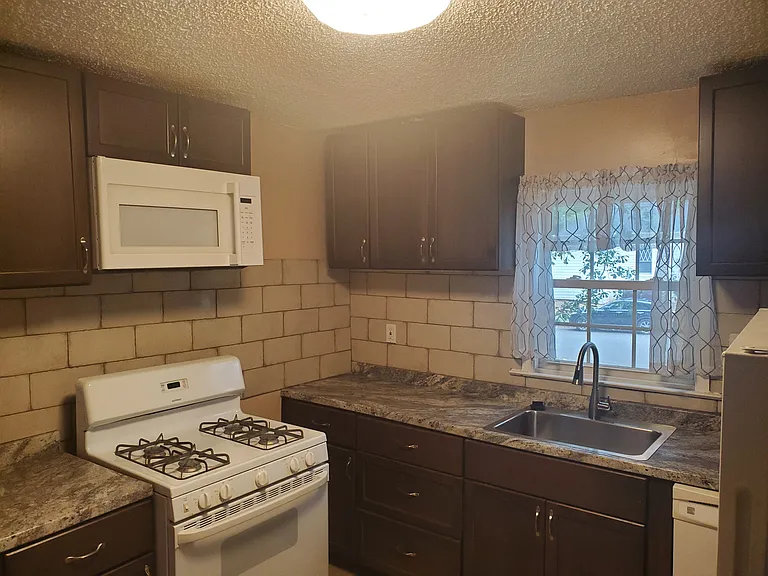 1715 Langston Ave SW #A — Photo 4
