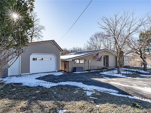 3rd image of 32546 Belile Rd