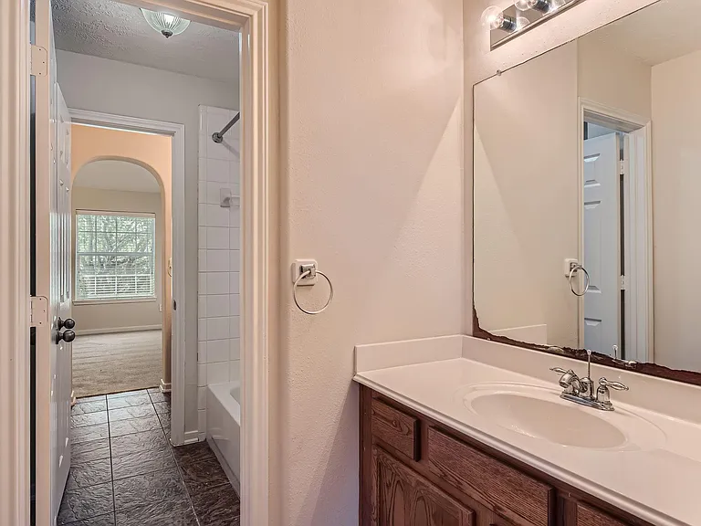 1907 Silver Brook Ln — Photo 23