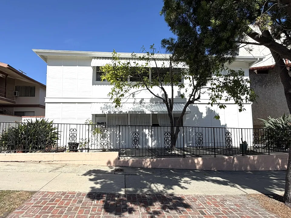 116 N Western Ave #4