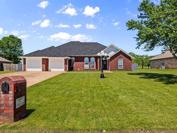 110 Diane Ln, Mount Pleasant, TX 75455