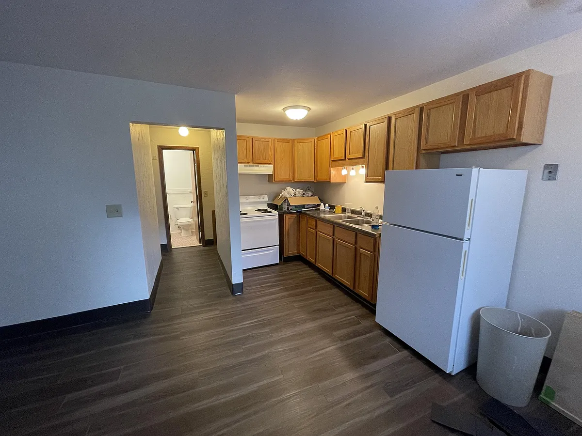 Building Photo - 1862 Feronia Ave #3