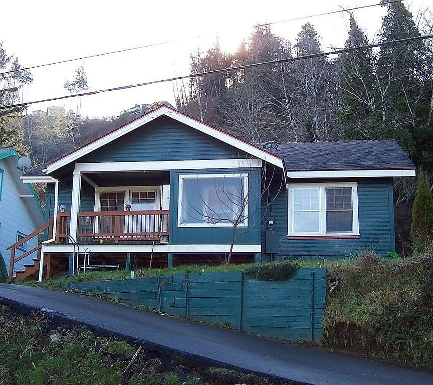 218 Elm Ave, Reedsport, OR 97467 Zillow