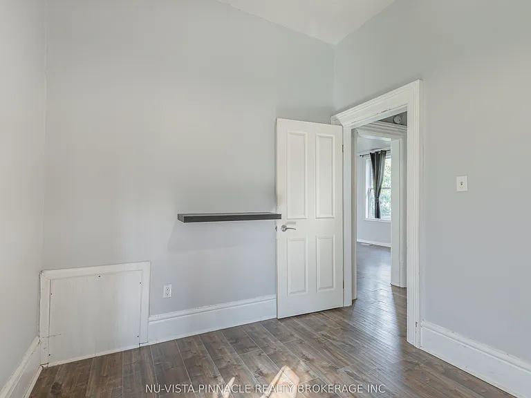 132 Wharncliffe Rd N #BACK — Photo 11