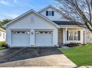 25 Goldenedge Way, Lakewood, NJ 08701