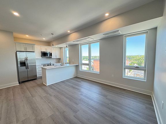 2nd image of 386 Atwells Ave #213