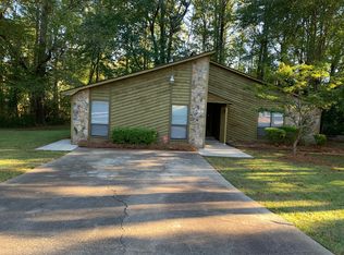 625 Butterfield Ln, College Park, GA 30349