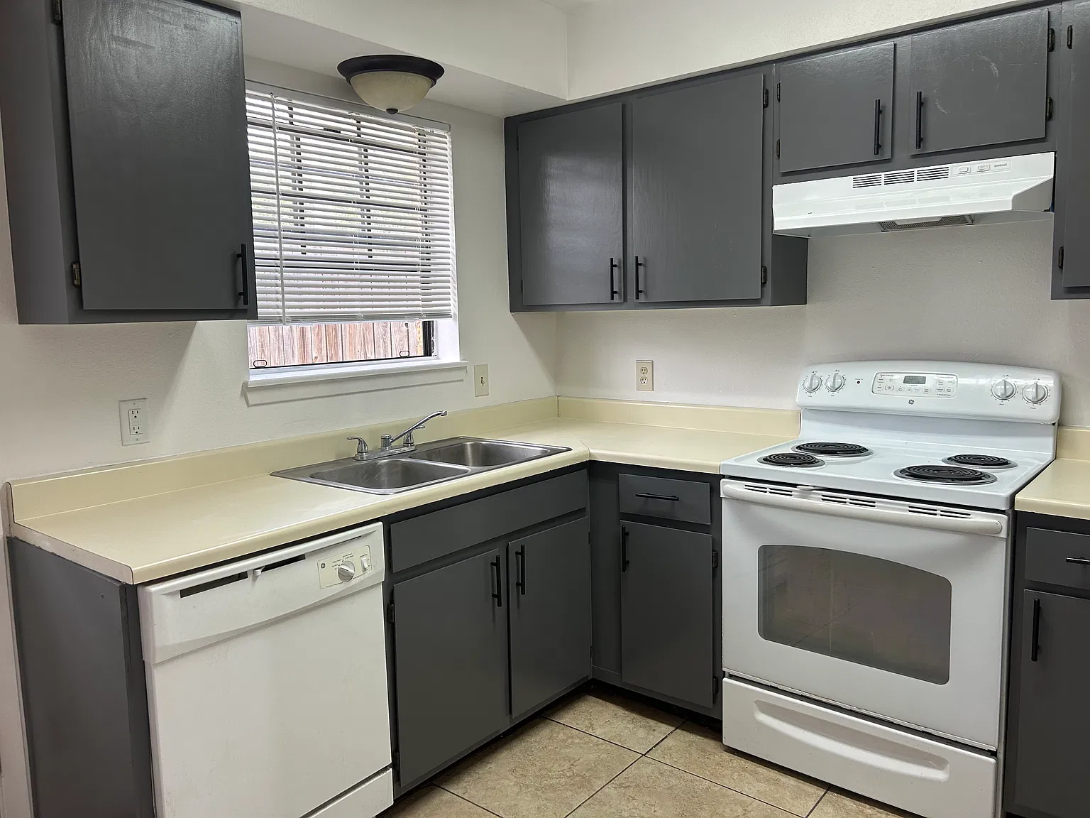 Cedar Creek Apartments — Photo 4