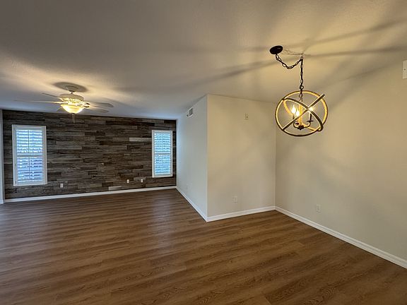 3rd image of 815 Montrose Dr Unit 104