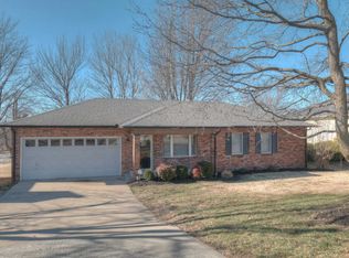 708 Crockett Dr, Webb City, MO 64870