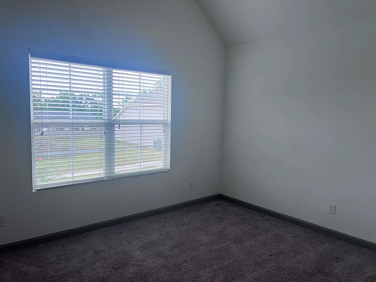 703 Buddy Ct — Photo 5