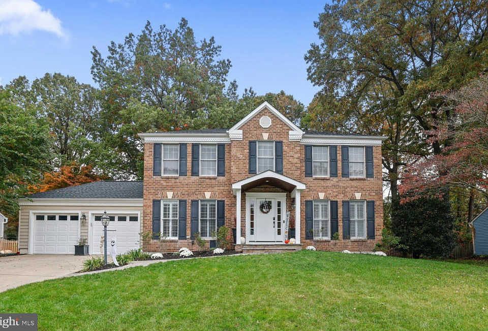 1st image of 410 Saddleback Ct