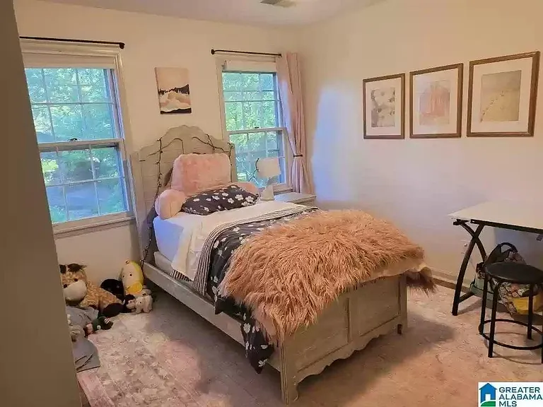 916 Greenbriar Cir — Photo 18