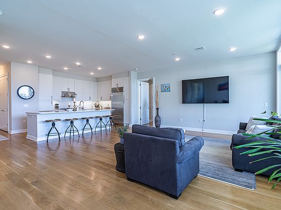 3rd image of 3 Somerset Ln Unit 602