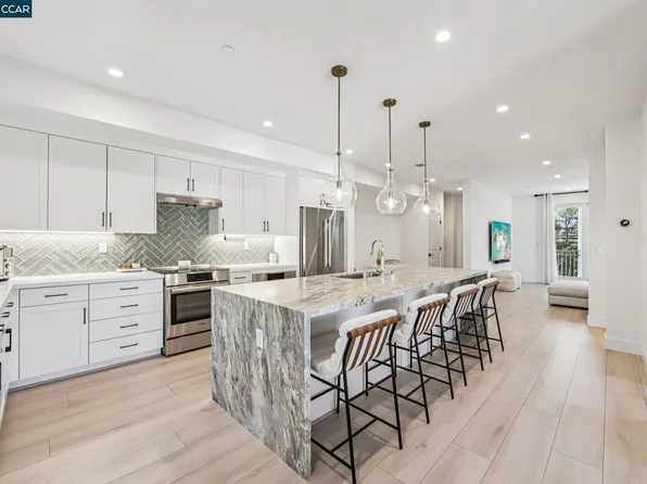 2780 Jones Rd, Walnut Creek, CA 94597