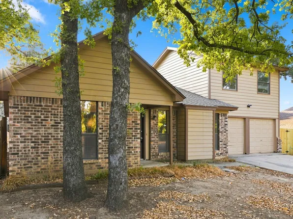 721 Timberoaks Dr, Azle, TX 76020