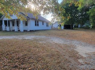 116 S John St, Holdenville, OK 74848