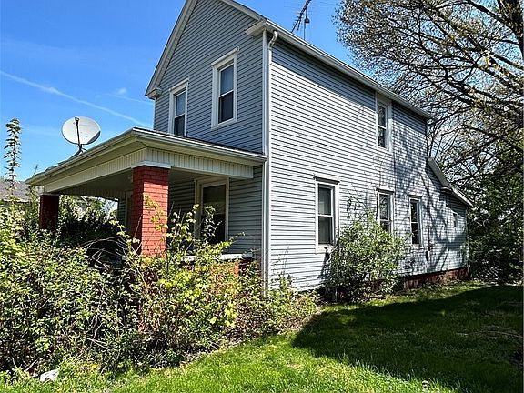 3rd image of 1044 S Freedom Ave