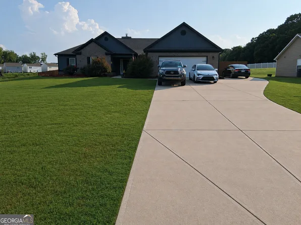 305 McMillian Ct, Winder, GA 30680