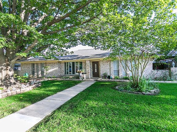 2nd image of 2416 Flagstone Dr
