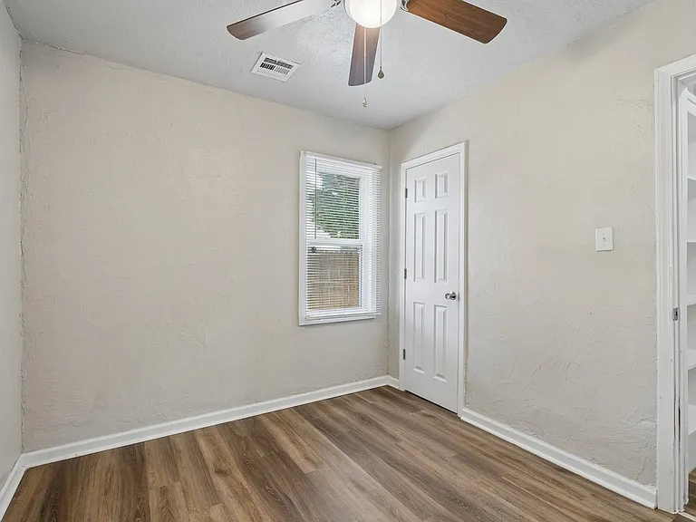 510 N Marshall Dr — Photo 29