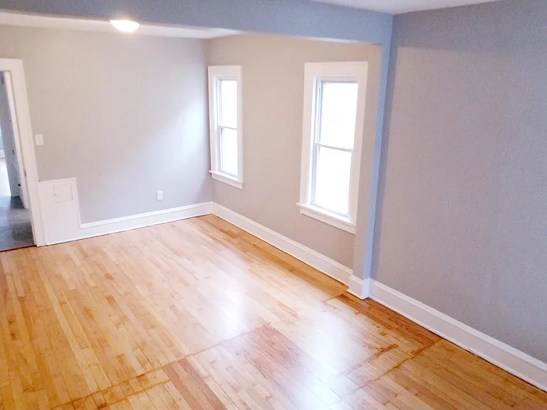 1737 S 70th St #LOWER — Photo 11