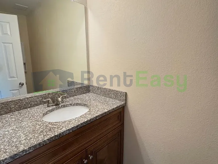 8019 Keene Rd — Photo 12