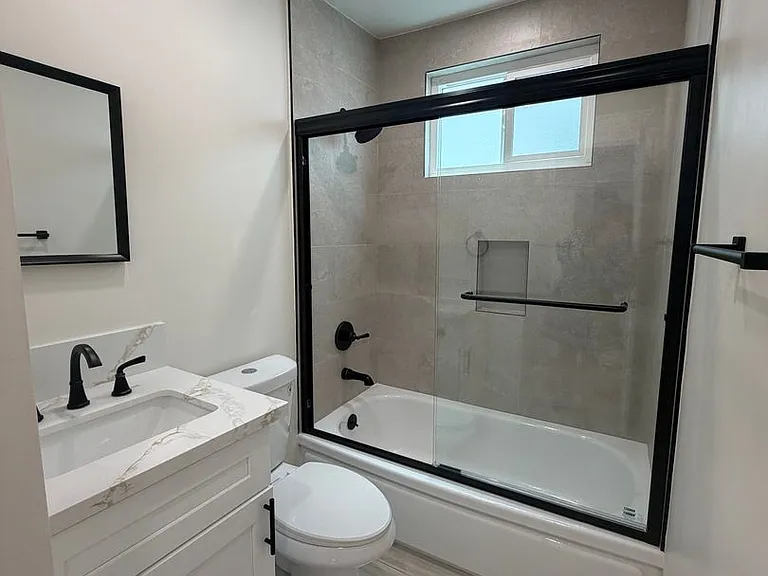 561 East Orange Grove Avenue — Photo 15