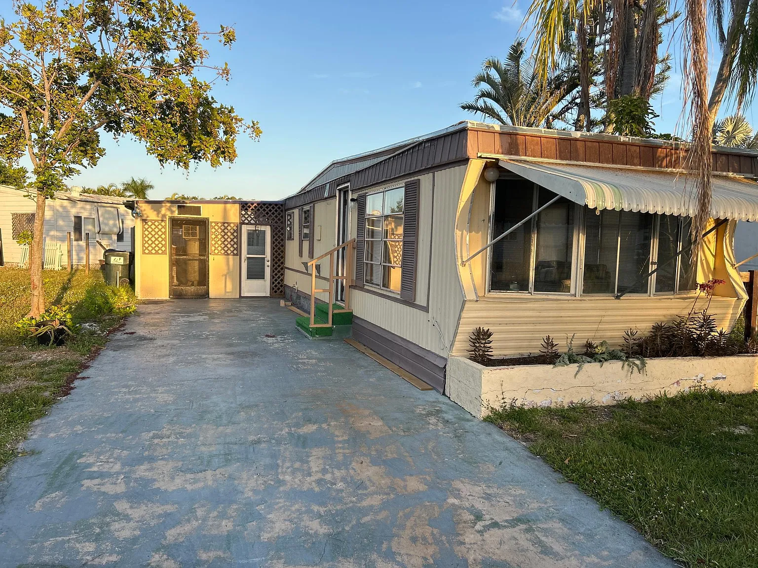 16220 Cynthia Ct — Photo 1