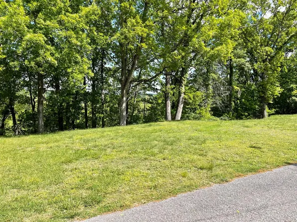 458 Elm St, Newport, TN 37821