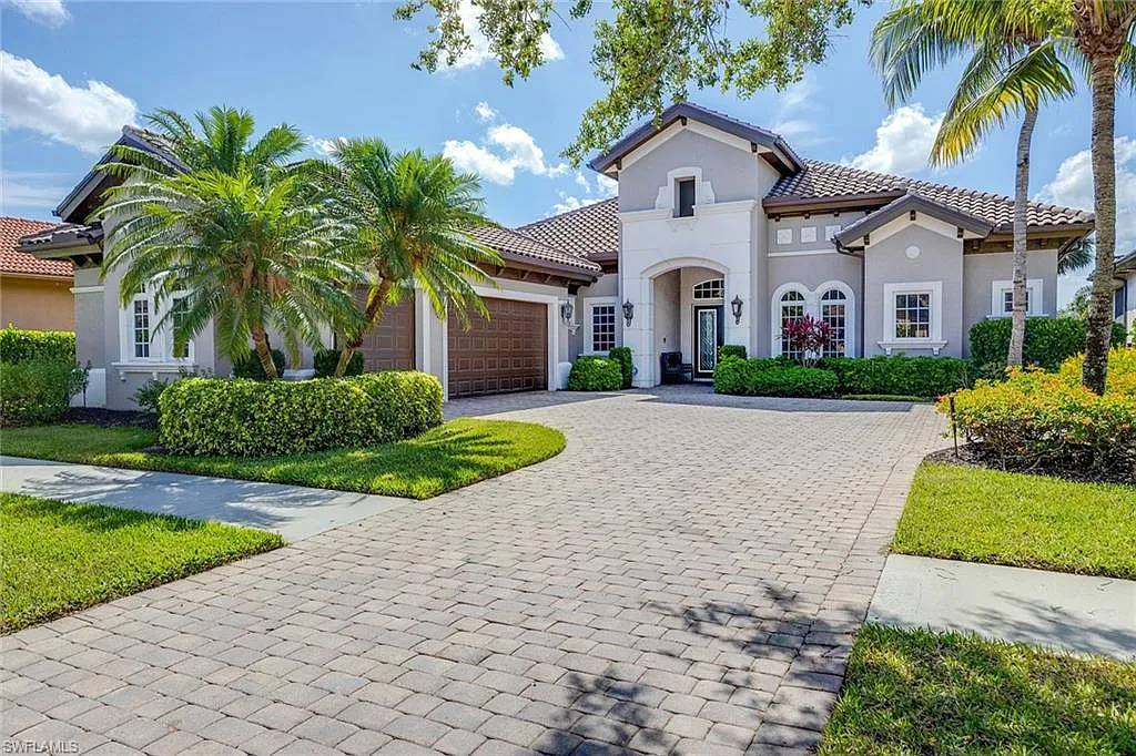 3 bed, 3.0 bath, 4200 sqft, $20,000 — Photo 2