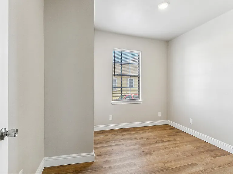 2526 Aubry St #B — Photo 4