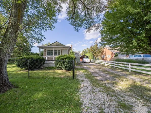 1497 Everts Ave, Windsor, ON N9B 3E2