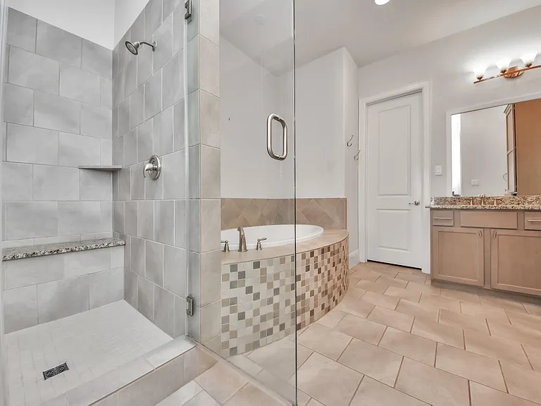 2606 Madeline Grove Dr — Photo 32
