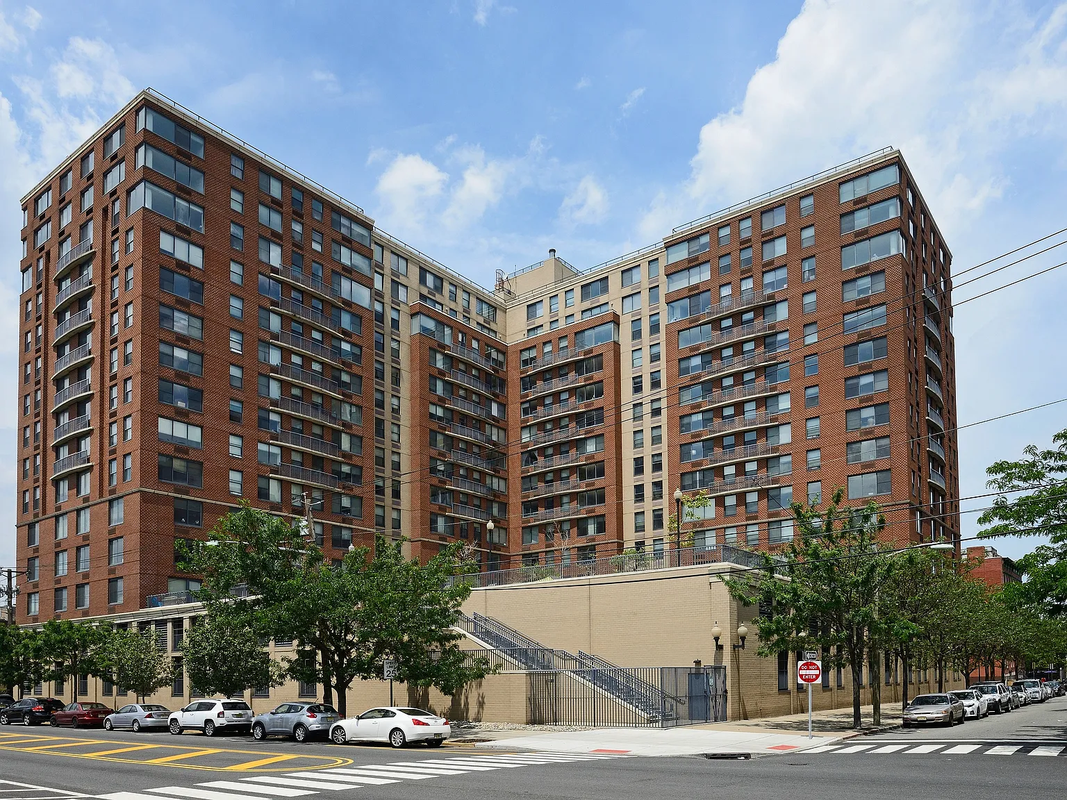 77 Park Avenue — Photo 2