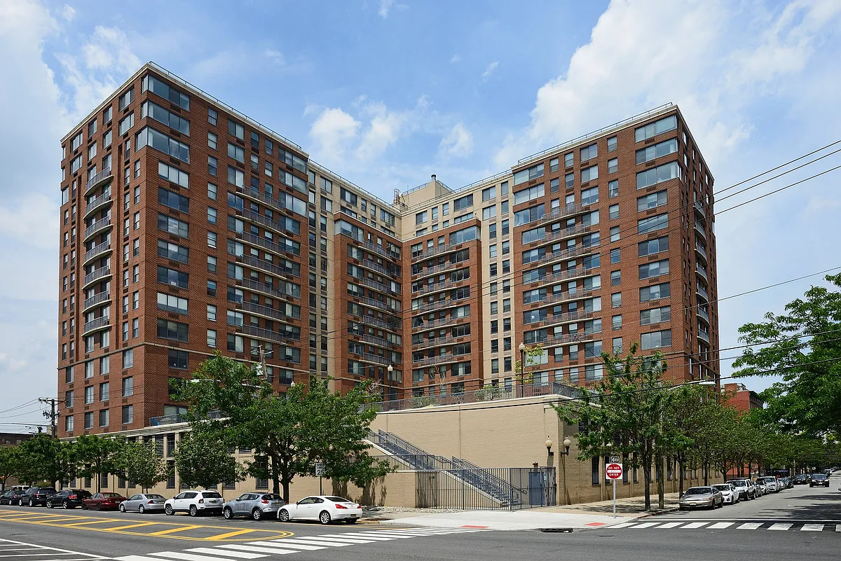 Building Photo - 77 Park Avenue