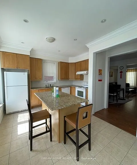 18 Yates Ave — Photo 11
