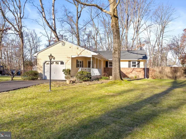 13 Shagbark Ln, East Windsor, NJ 08520