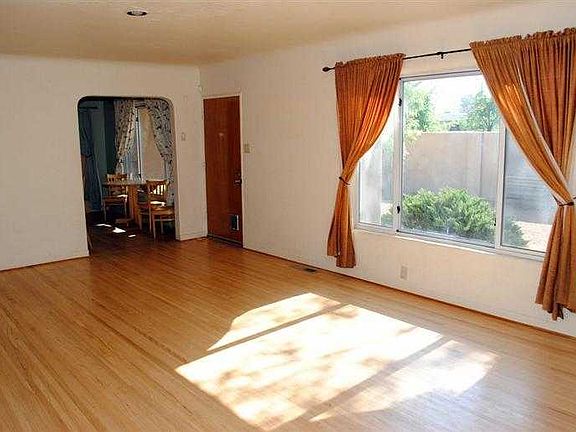 3rd image of 2101 La Veta Dr NE