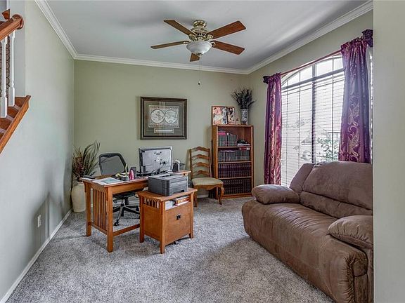 5th image of 617 N Caddell Way